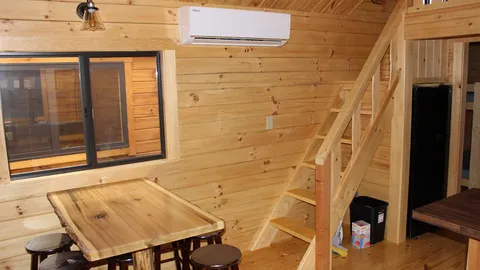 Large Lakeview Cabin — image 13 of 13