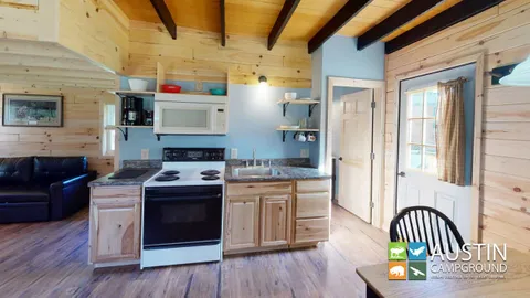 Deluxe Cabin - Elk Lodge — image 2 of 5