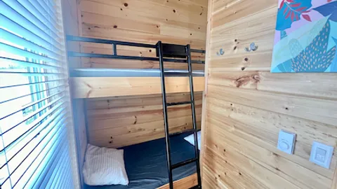 Deluxe Cabin #6 - Sleeps 6 — image 2 of 5
