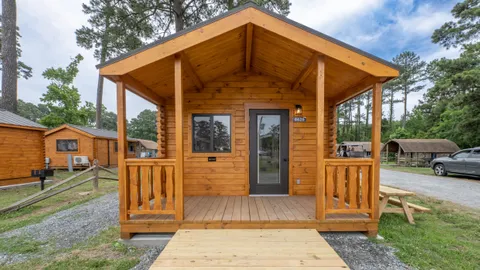 Premium Cabin — image 2 of 10