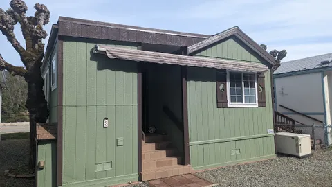 Waterfront Mobile Home — image 1 of 6