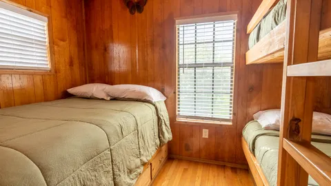 Butterfly Cabin — image 2 of 4