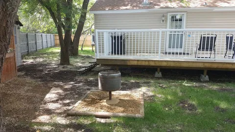 Deluxe Cabin - Littlefoot Lodge — image 2 of 6