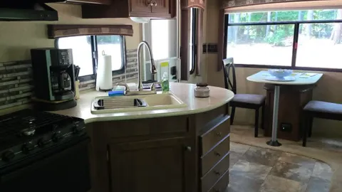 Campsite #2 Couples Retreat 1BR 1BA with Full Kitchen, sleeps 2 — image 16 of 16