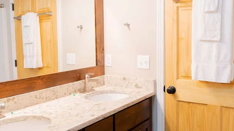 Richland Mountain Retreat — image 2 of 17