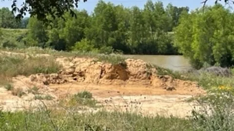Deluxe Lakeview Back-In RV Site — image 2 of 2