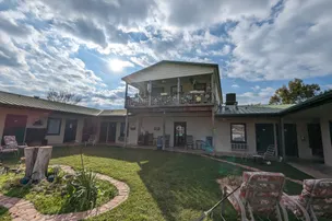 Lucky Bucks Lodge & Motel – photo 3