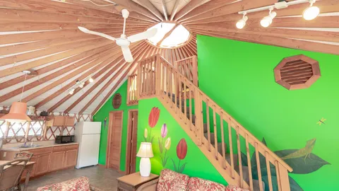 Yurt — image 2 of 18