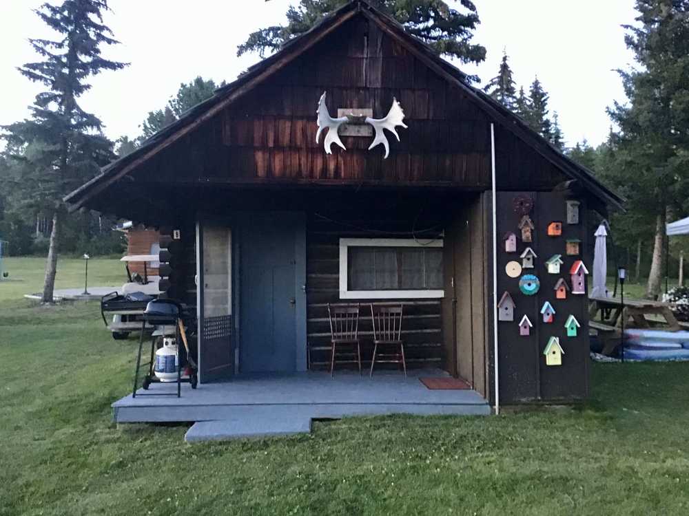 Cabin 8 - (off lake)