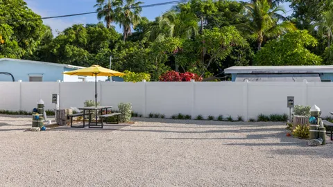 Full Hookup RV Site — image 2 of 6
