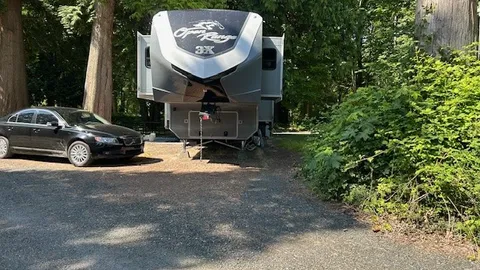 Open-Full Hookup BACK-IN 50/30/20 Amp RV Site — image 3 of 3