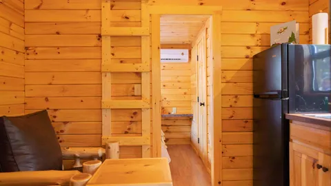 Carolina Silver Bell Cabin — image 2 of 12