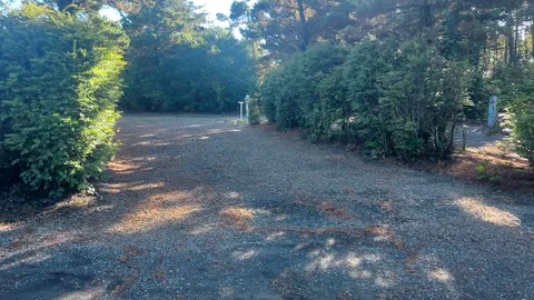 Premium 30/50 Amp Pull-Thru RV Site — image 1 of 1