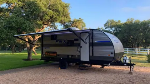 RV Rental - 23ft Forest River Salem FSX — image 1 of 10