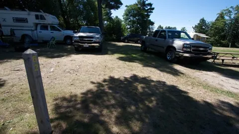W/E Campsite - Lakeview — image 2 of 11