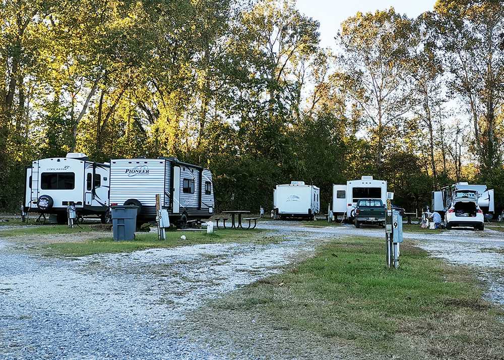 Overnight 30 Amp Full Hook-up Pull-Through RV Site