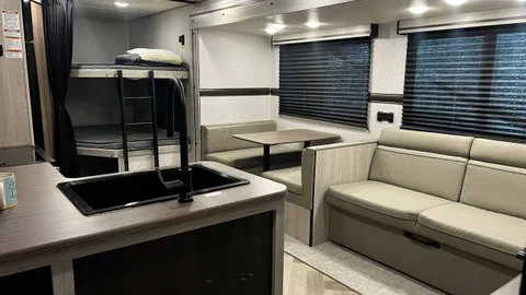 Rentable RV - Zinger — image 4 of 4