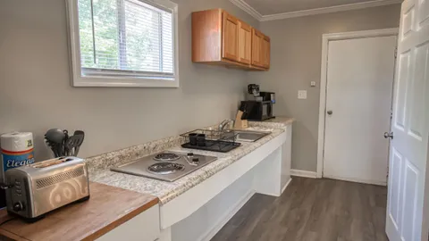 1 Bedroom Cottage — image 5 of 5
