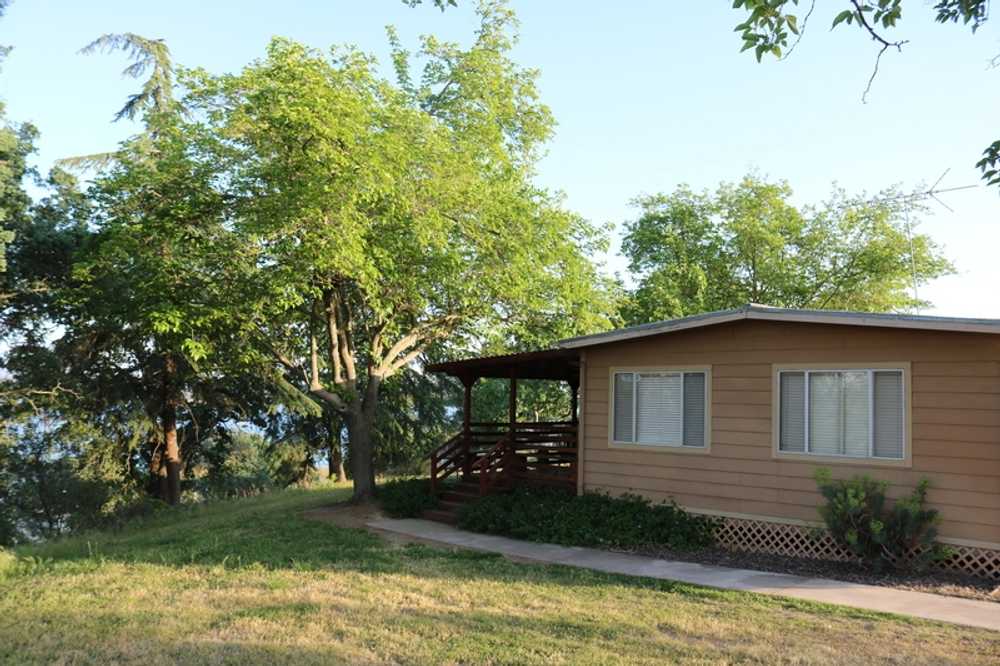 Cottage 4 Person King Size Bed