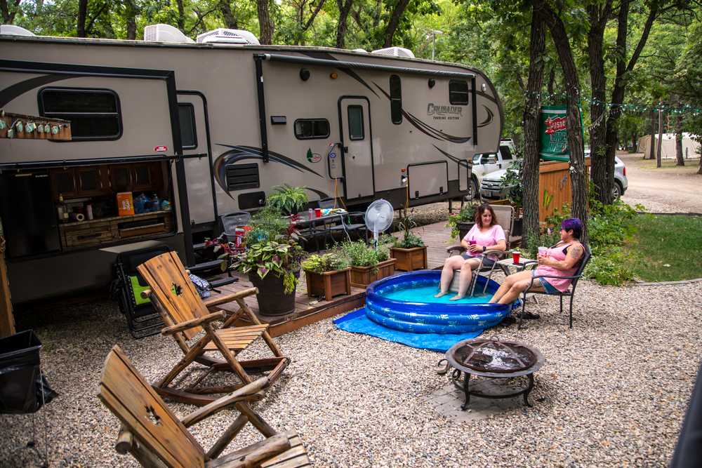 Oak Island Resort Campground, Oak Lake Beach, Manitoba - Photo 4