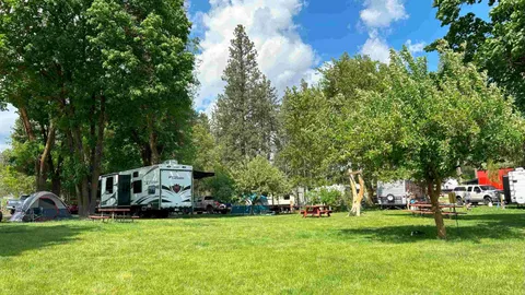 50/30/20 Amp Hill Side RV Site — image 2 of 15