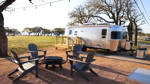 Airstream — image 1 of 7