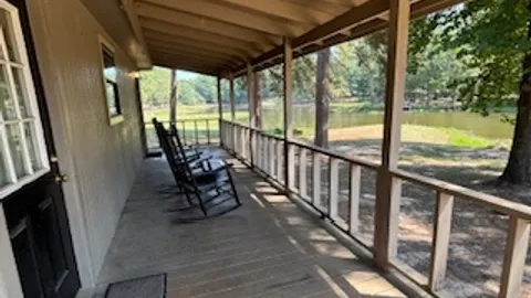 Millwood Fisherman Cabin — image 7 of 7