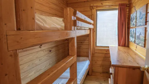 Deluxe Cabin — image 9 of 9