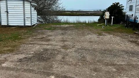 Standard Waterfront Back In 20/30/50-Amp RV Sites — image 1 of 10
