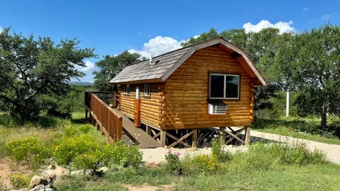 Country Music Cabin — image 2 of 7