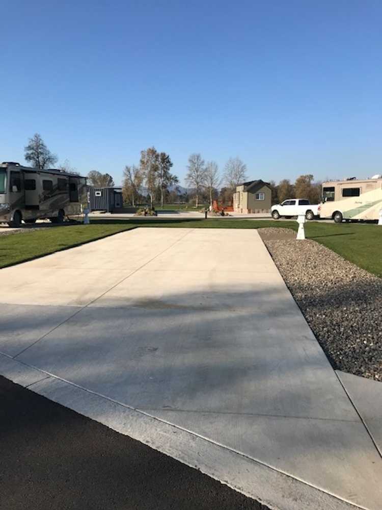 Bar Run Golf and RV Resort - Roseburg, Oregon - Campspot