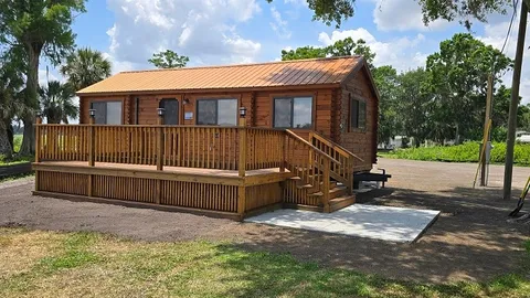 Waterfront Rancher 2 Bedroom — image 1 of 6