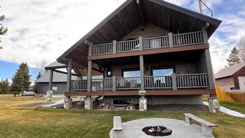 Golf Course Reunion Cabin - Pet Free Cabin — image 2 of 3
