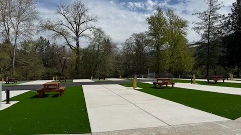 Premium Pull-Through Site — image 2 of 4