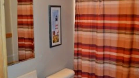 Premium Water Front 2 Bedroom Cabin — image 2 of 9