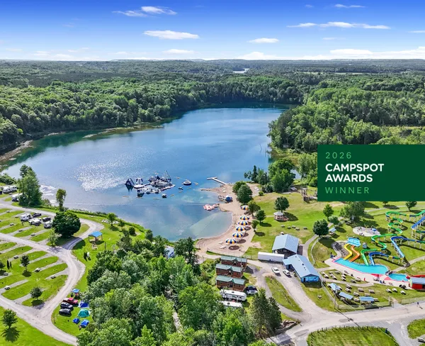 Splash Valley Waterpark and Resort - Cobden, ON campground
