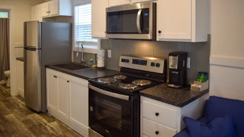 Elite Fireplace Cottage — image 5 of 5