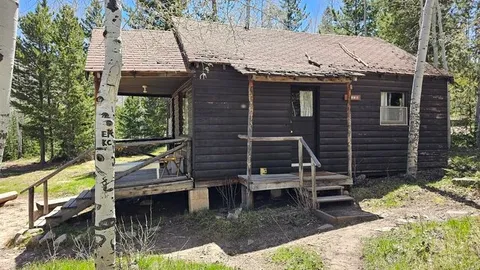 Cabin 11 (Sleeps 7) — image 1 of 12