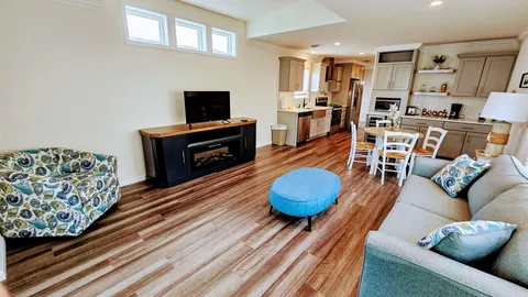 Bayside Stilt Home Rental — image 10 of 10