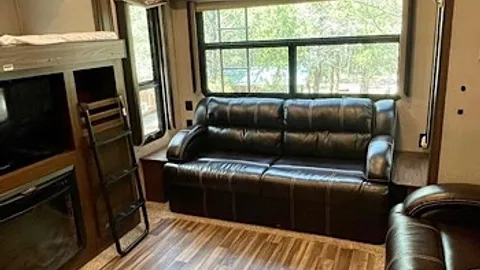Camper Rental 11 — image 2 of 4