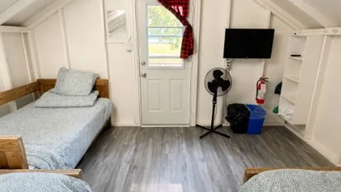 Crash Cabin — image 4 of 4