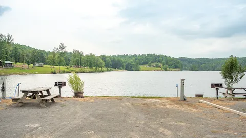 30/50 Amp Premium Waterfront Site — image 1 of 1