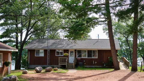 Bayside Vacation Rental — image 1 of 7