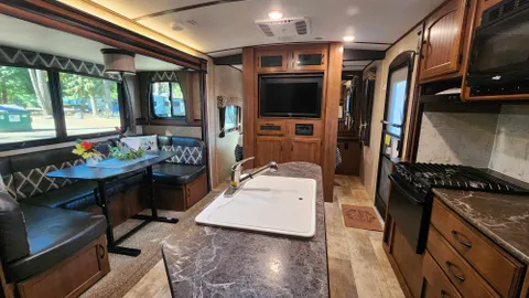 C11 - White Hawk by Jayco — image 2 of 6