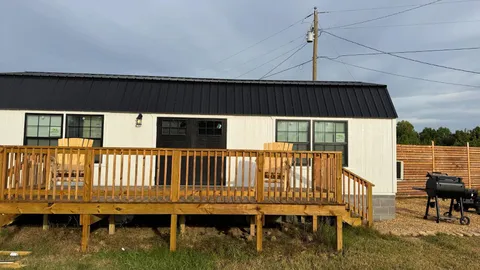 Deluxe Loft Cabin Sleeps 6/ Disney — image 1 of 3