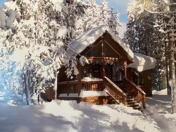 Willamette Pass Inn Chalets, Crescent Lake, Oregon campground
