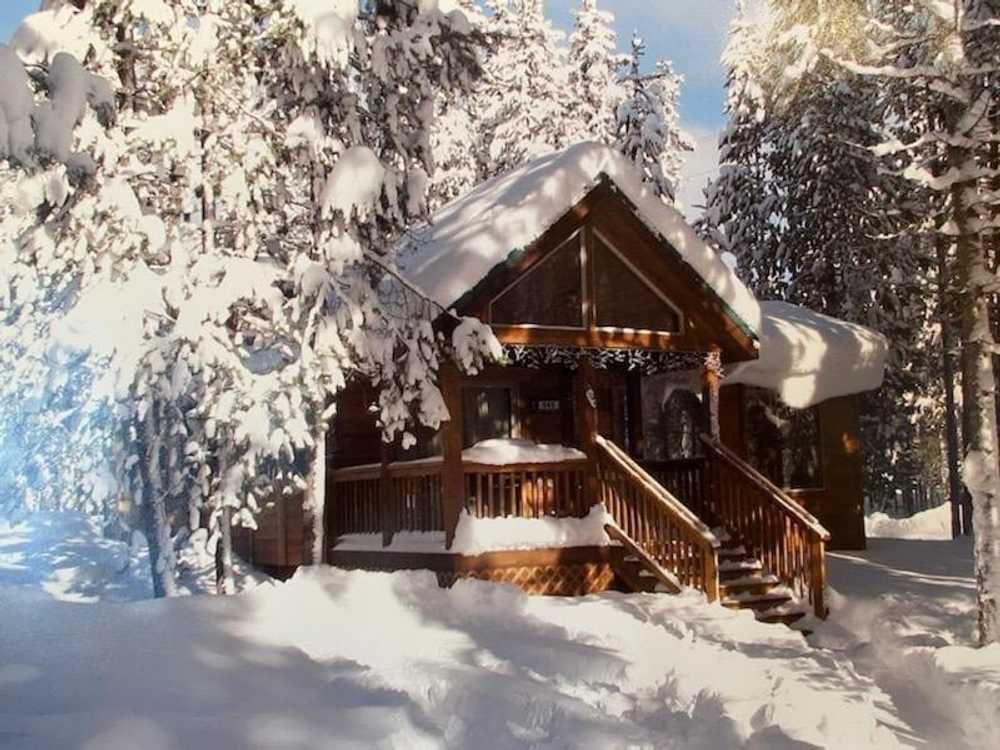 Willamette Pass Inn Chalets, Crescent Lake, Oregon - Main Photo