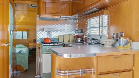 Crown Jewel - Vintage Motorhome — image 1 of 26